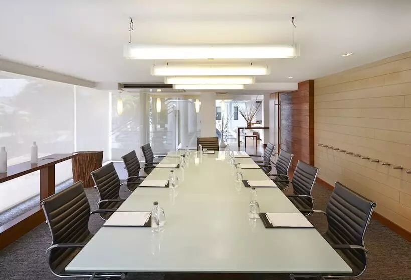 호텔 Woodlands Suites Serviced Residences   Sha Extra Plus