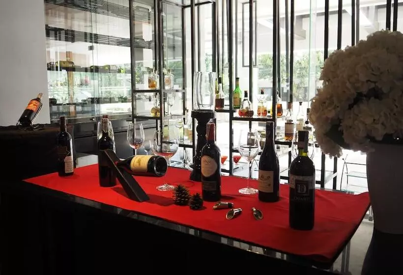 호텔 Woodlands Suites Serviced Residences   Sha Extra Plus