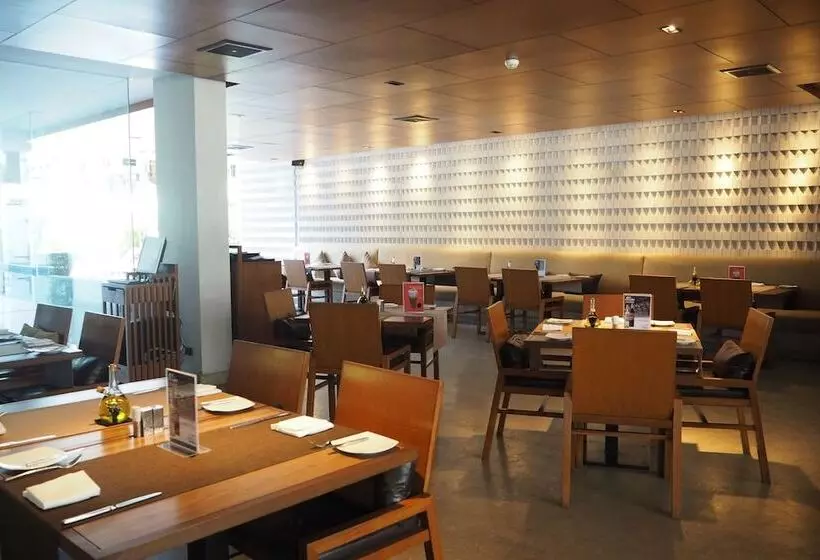 호텔 Woodlands Suites Serviced Residences   Sha Extra Plus