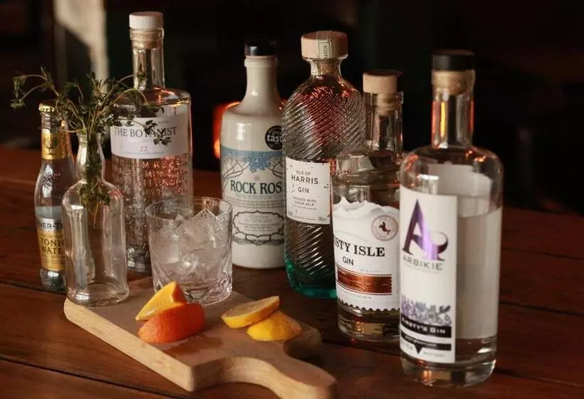 Macdonald Hotel & Cabins