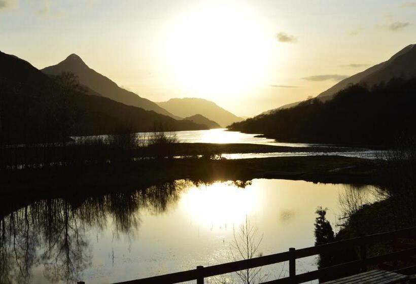 Macdonald Hotel & Cabins