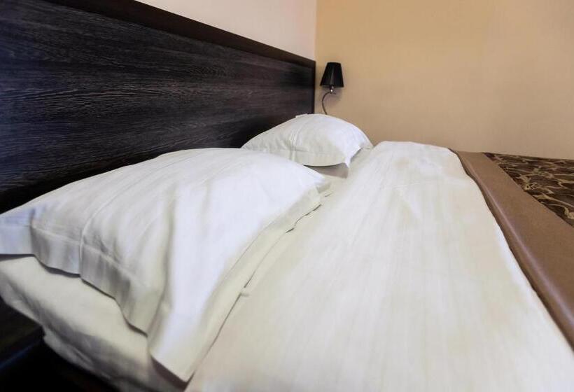 فندق готель скіфія