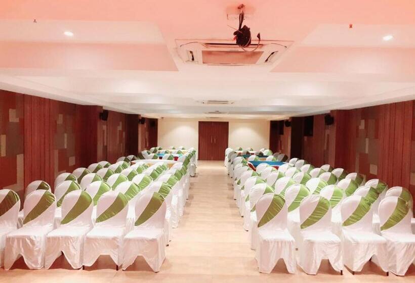 Otel Enrise By Sayaji Ahmednagar