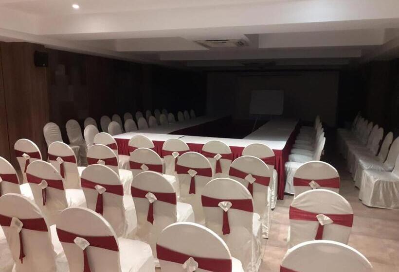 Otel Enrise By Sayaji Ahmednagar