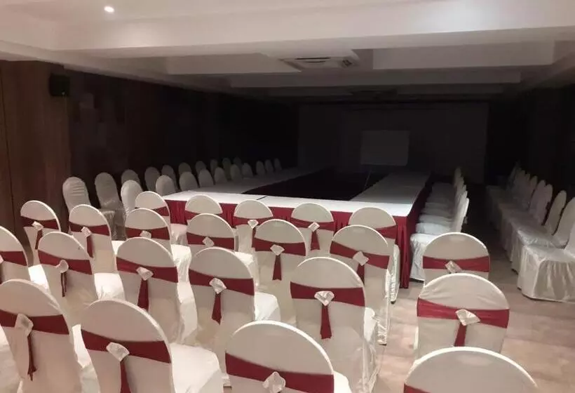 Hotelli Enrise By Sayaji Ahmednagar