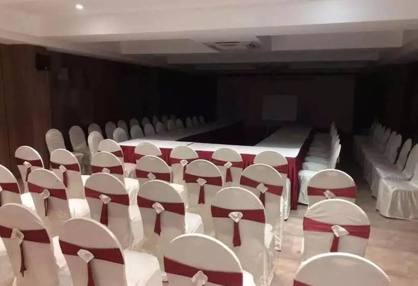 Hotelli Enrise By Sayaji Ahmednagar