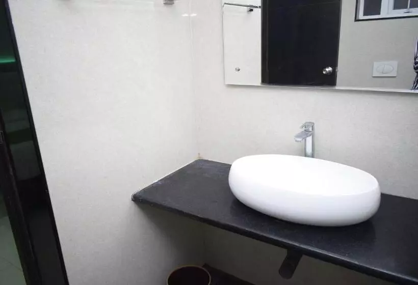 Hotelli Shri Subham Residency