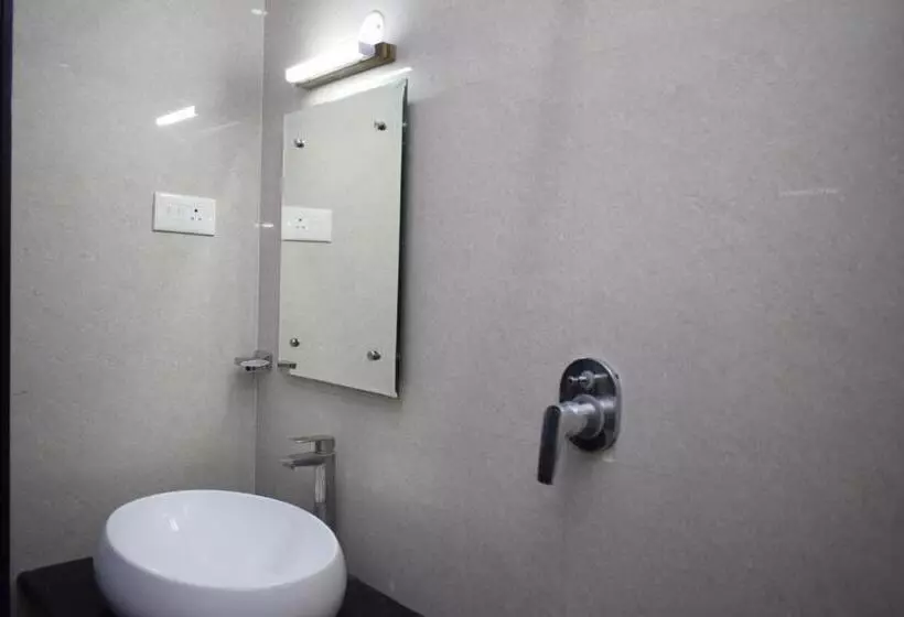 Hotelli Shri Subham Residency