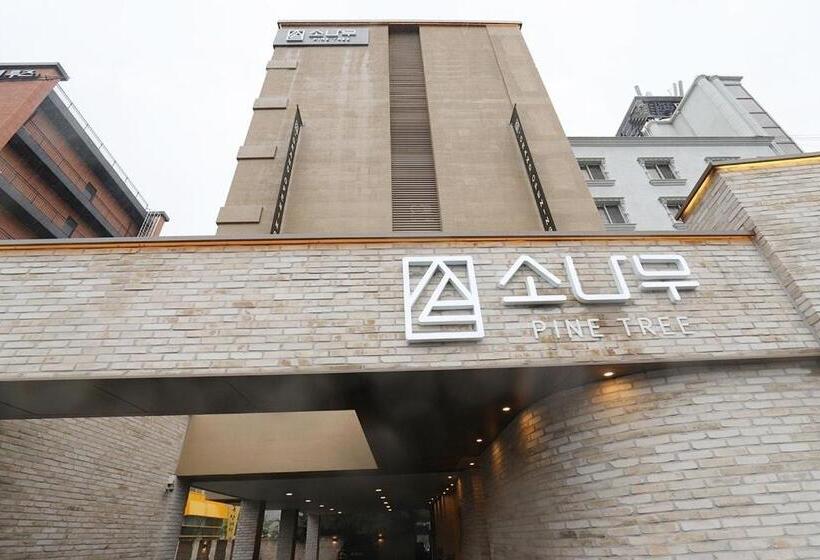 Hotel Chuncheon Pine Tree