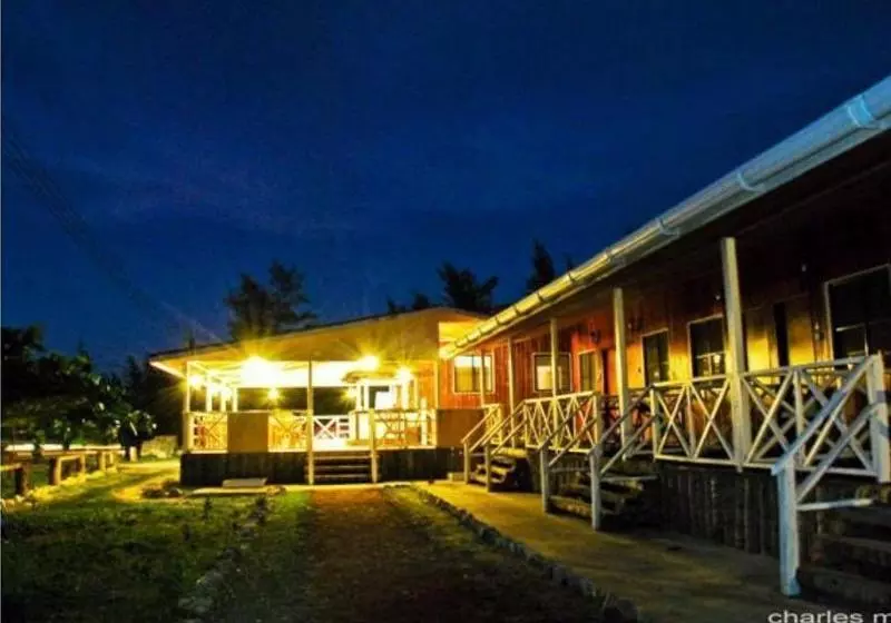 Hotelli Tommy's Place Tip Of Borneo