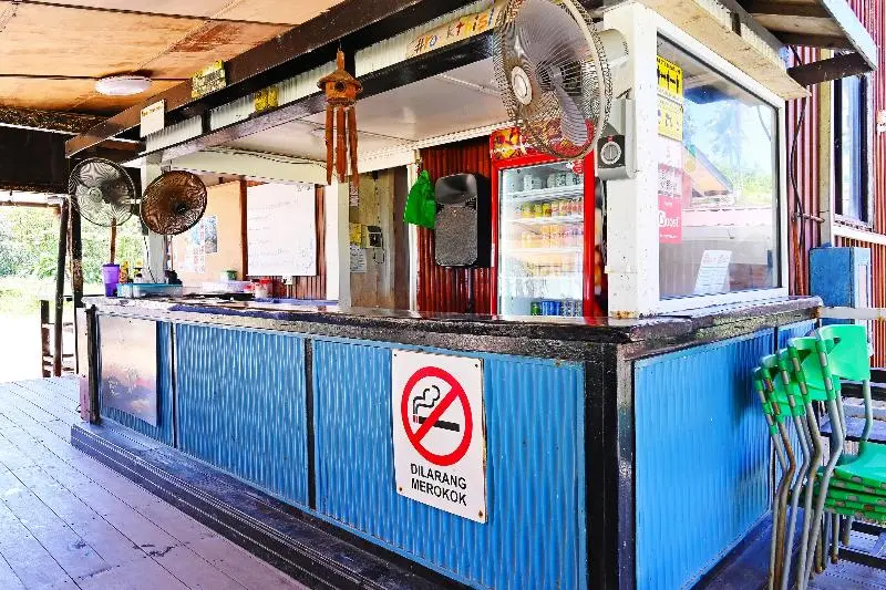 هتل Tommy's Place Tip Of Borneo