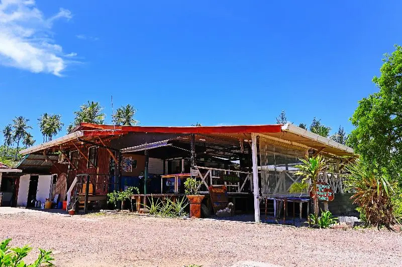هتل Tommy's Place Tip Of Borneo