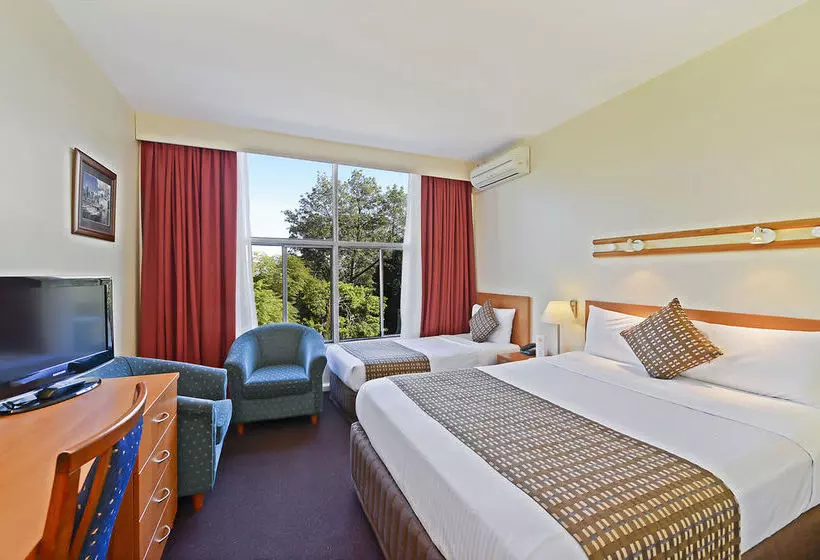 Отель Comfort Inn North Shore