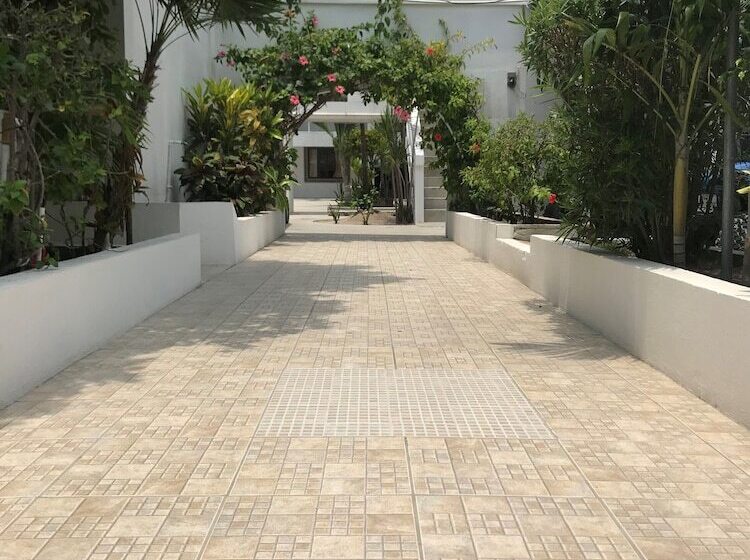 هتل Corona Del Mar