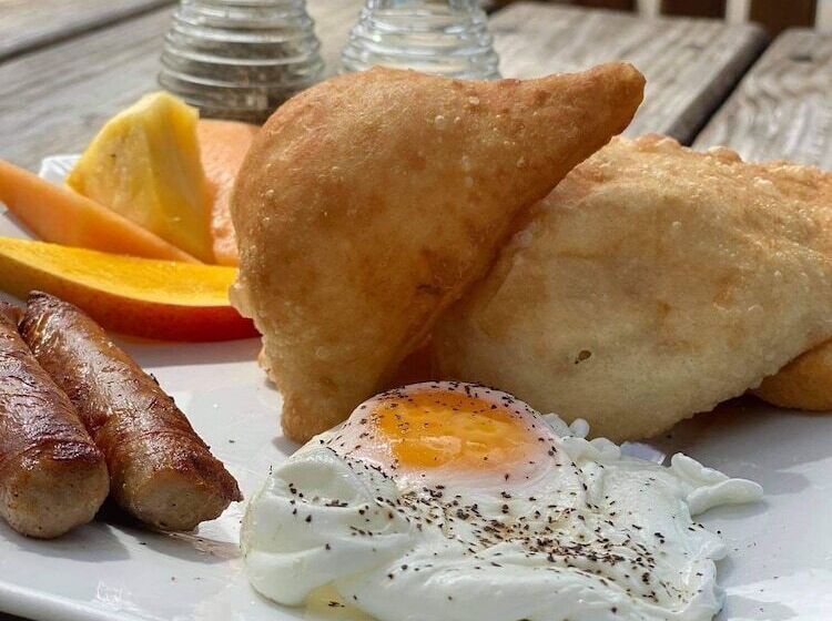 هتل Corona Del Mar