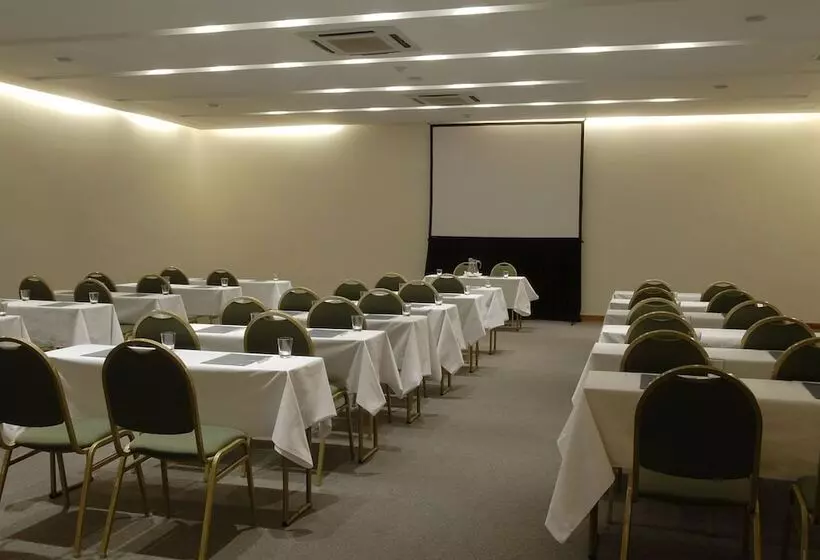 호텔 Design Suites Salta