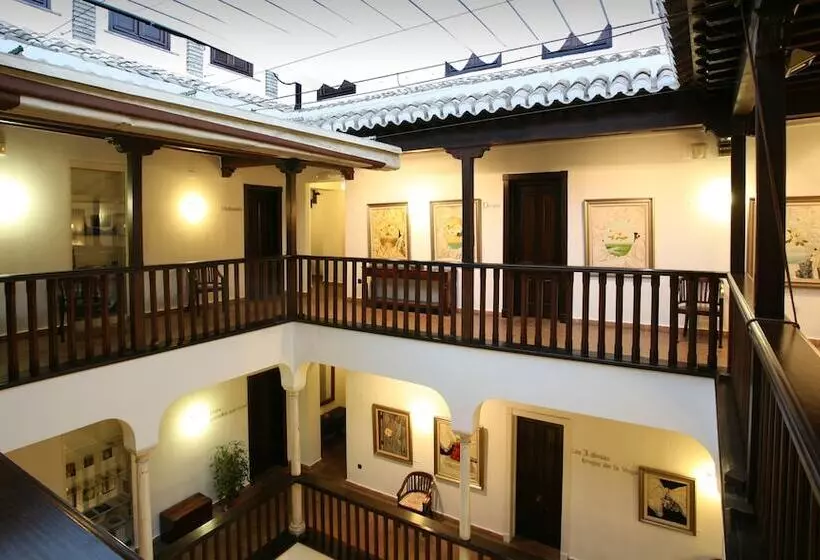 هتل El Ladron De Agua Palacete