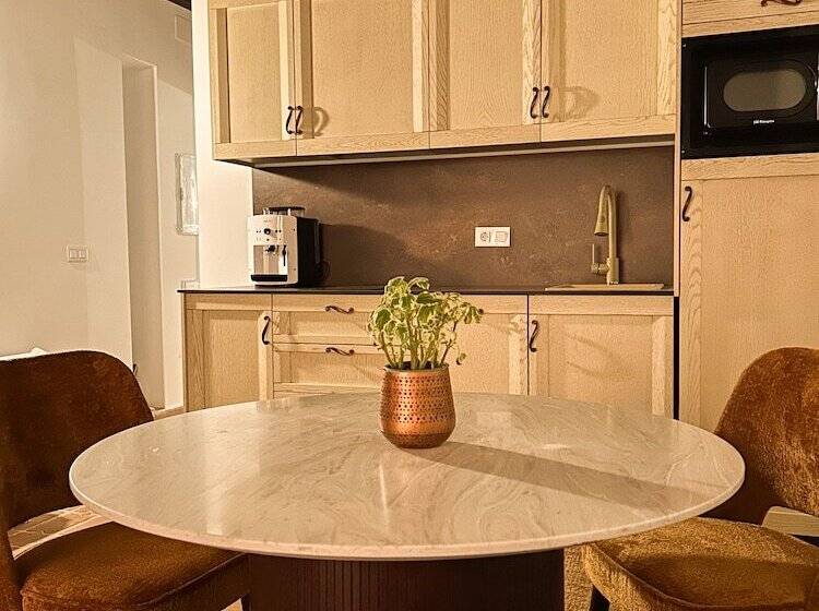 هتل El Ladron De Agua Palacete