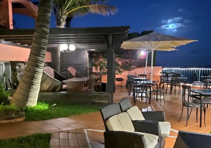 فندق Inn & Art Madeira