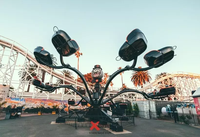 Отель Nomads St Kilda