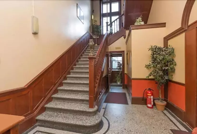 هتل Pillars House