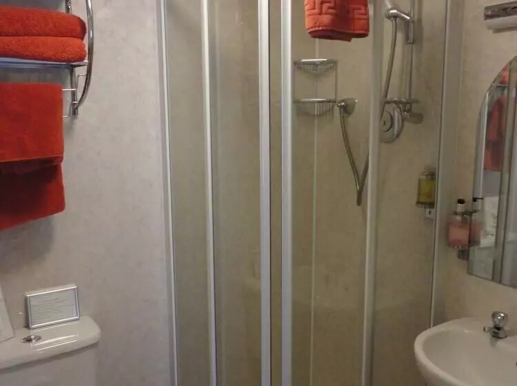 هتل Pillars House