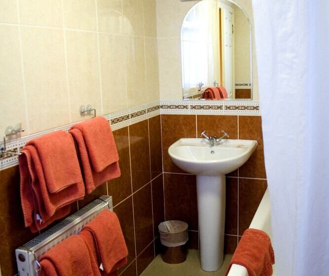 هتل Pillars House