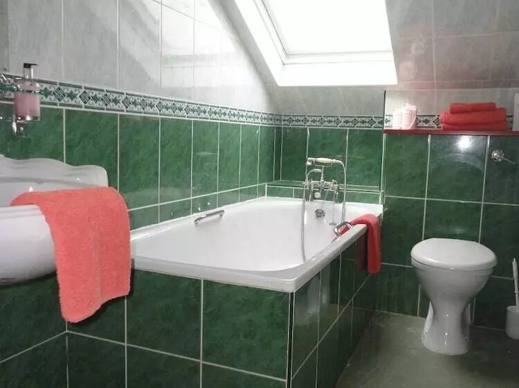 هتل Pillars House