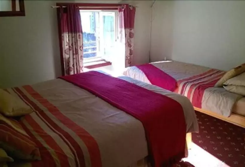 هتل Pillars House