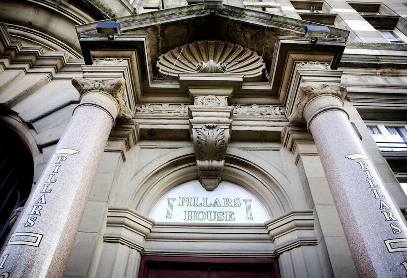 هتل Pillars House