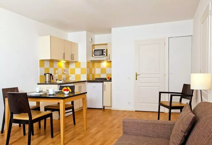 ホテル Residhome Genève Prévessin Le Carré D Or