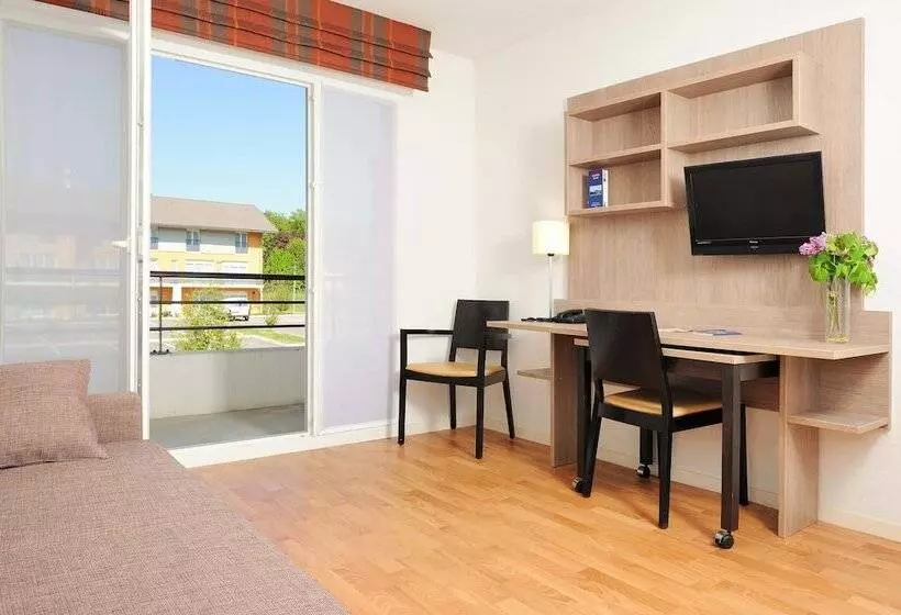 ホテル Residhome Genève Prévessin Le Carré D Or