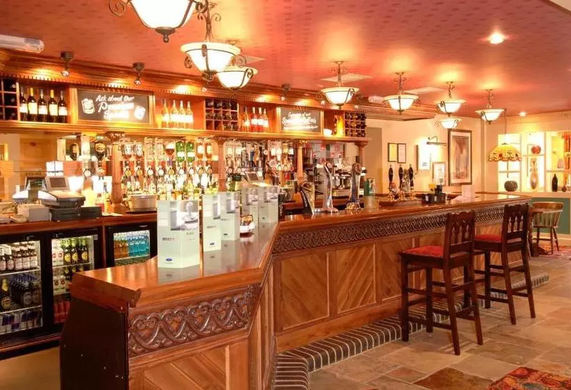 Отель The Newmarket Inn