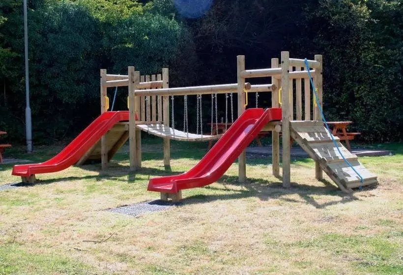 Отель The Newmarket Inn