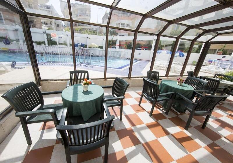 Tuntas Suites Altinkum