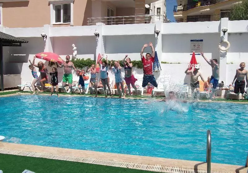 Tuntas Suites Altinkum