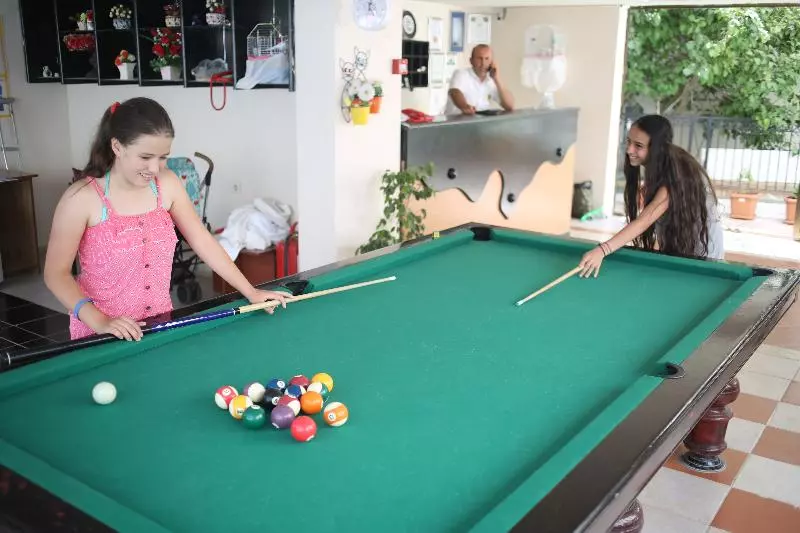 Tuntas Suites Altinkum