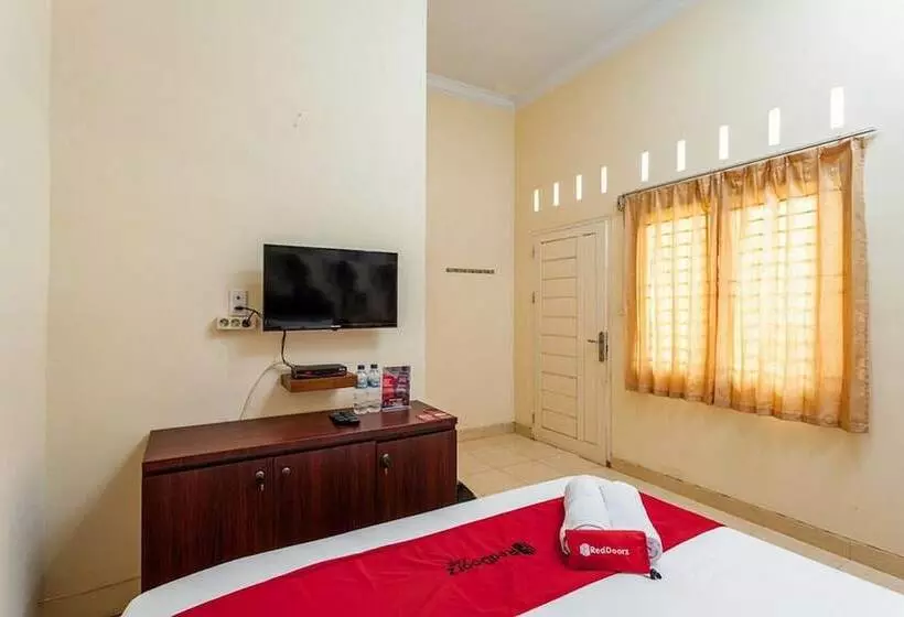 Majatalo Reddoorz Syariah @ Jalan Letda Sujono Tembung