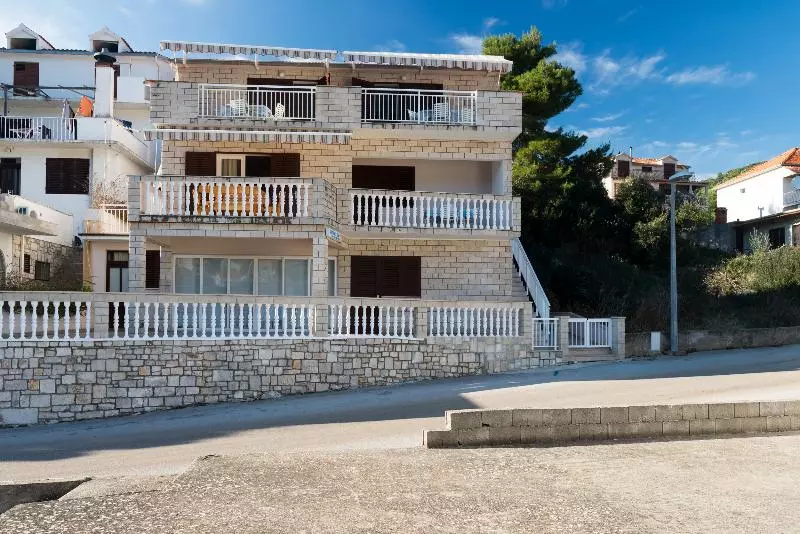 Hotelli Apartments Kuzma