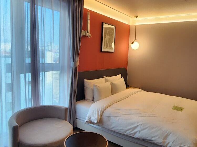 Hound Hotel Busan Station