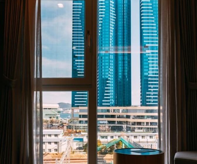 Hound Hotel Busan Station