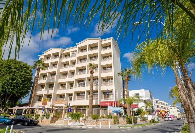 Estella Hotel And Apartments