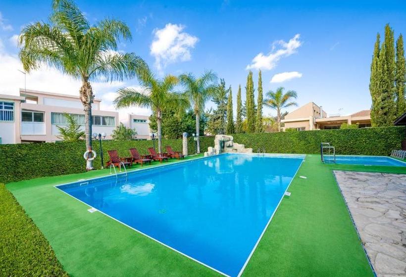 Estella Hotel And Apartments