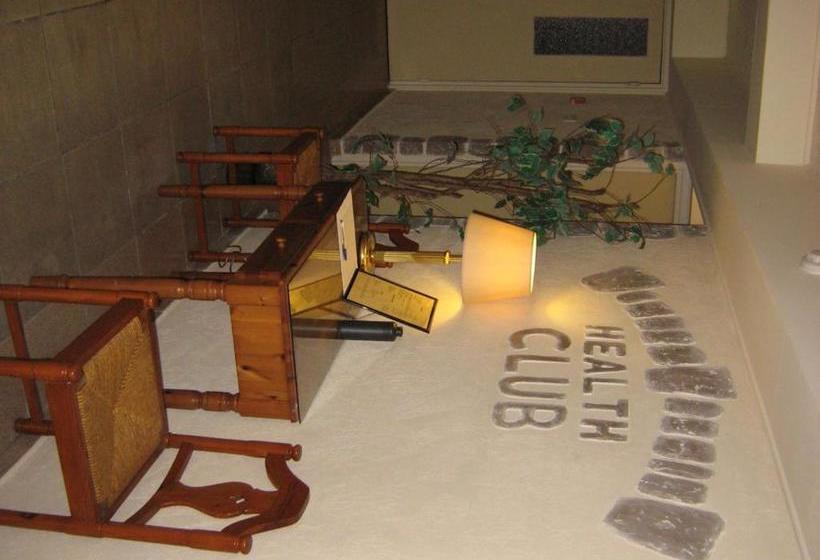 Estella Hotel And Apartments