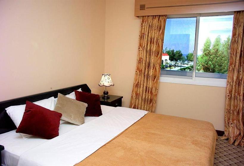 모텔 Capital O 224 Holiday Beach Resort