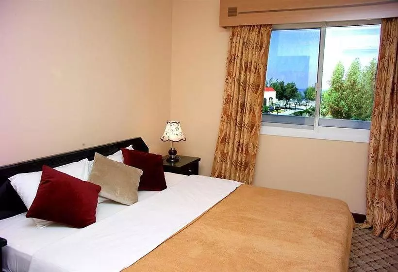 汽车旅馆 Capital O 224 Holiday Beach Resort