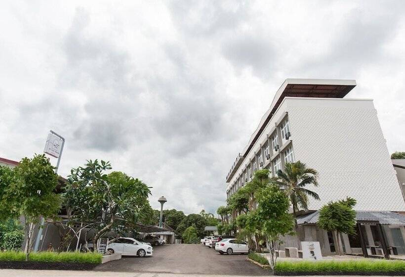 فندق At The Train  Chiangmai