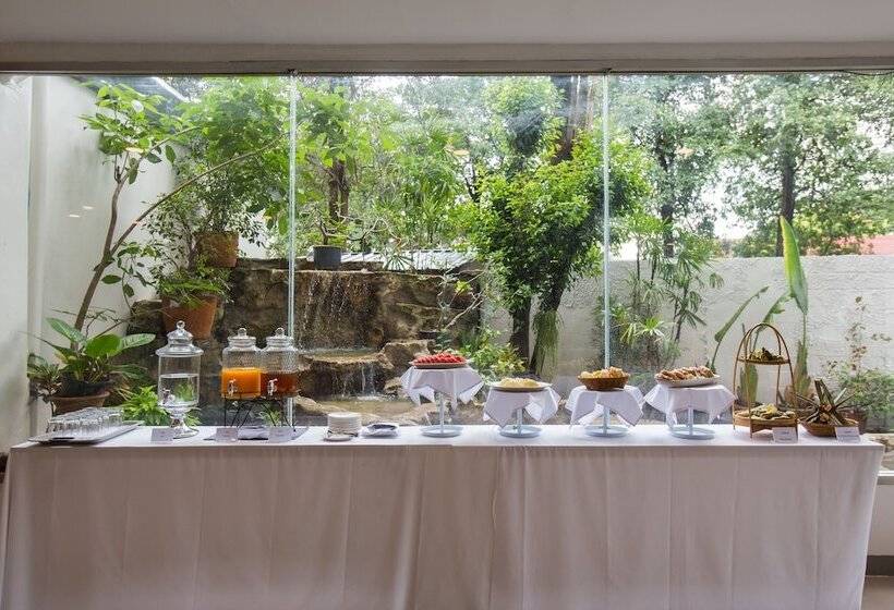 فندق At The Train  Chiangmai