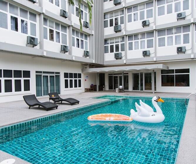 فندق At The Train  Chiangmai