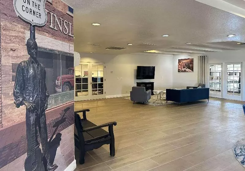 בית מלון כפרי Clarion Pointe Winslow I 40